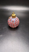 Load image into Gallery viewer, Functional ornament Pinchie 85
