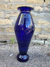 Load image into Gallery viewer, vase
