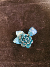Load image into Gallery viewer, butter glass rose pendant 47
